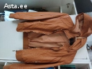 Женская куртка из кожзаменителя с капюшоном